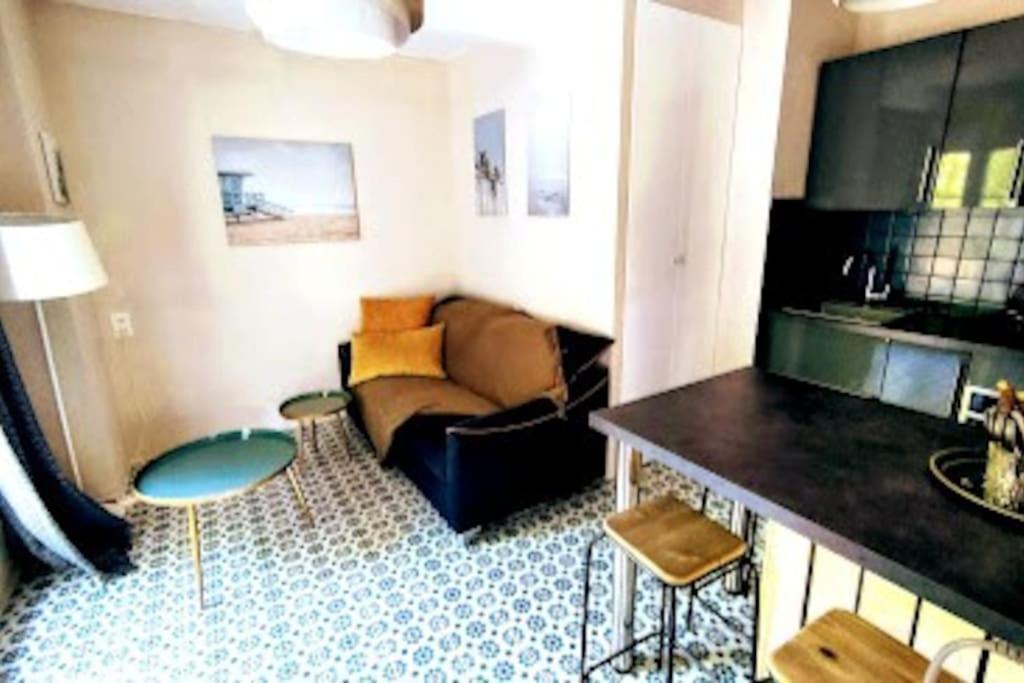 Maison de charme à 200 bord de mer, terrasse, jardin- Lesclesdenicole Le Pradet Eksteriør bilde